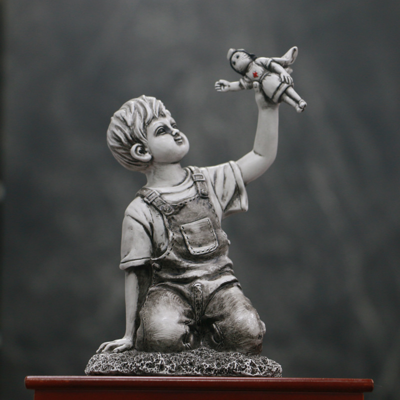 Resin Art Wedding Gift - Banksy Statuette Art Crafts Tribute Nurse